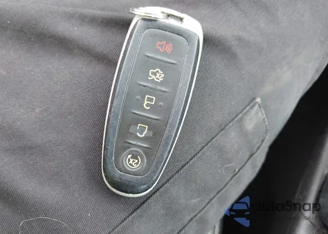 2013 Ford Focus Titanium z USA, uszkodzony, nr VIN 1FADP3N23DL274828